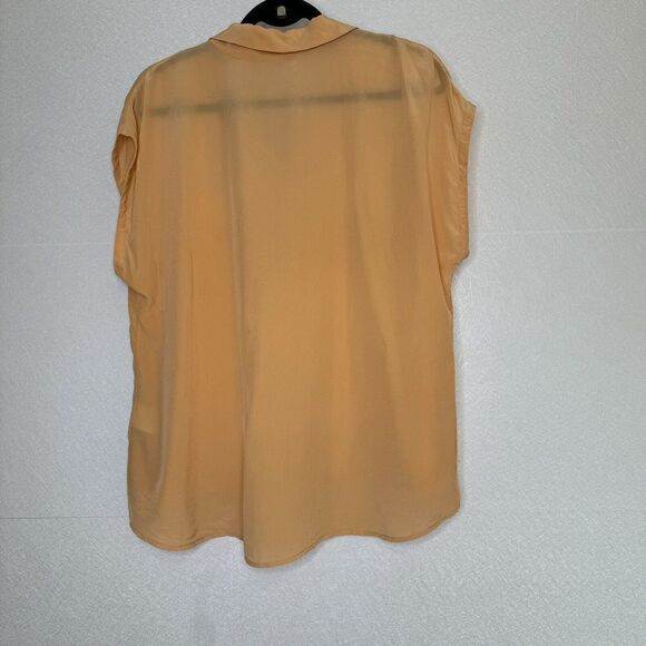 Equipment Women's Peach Silk Button Down Cap-Sleeve Blouse Top Size M - Picture 3 of 5